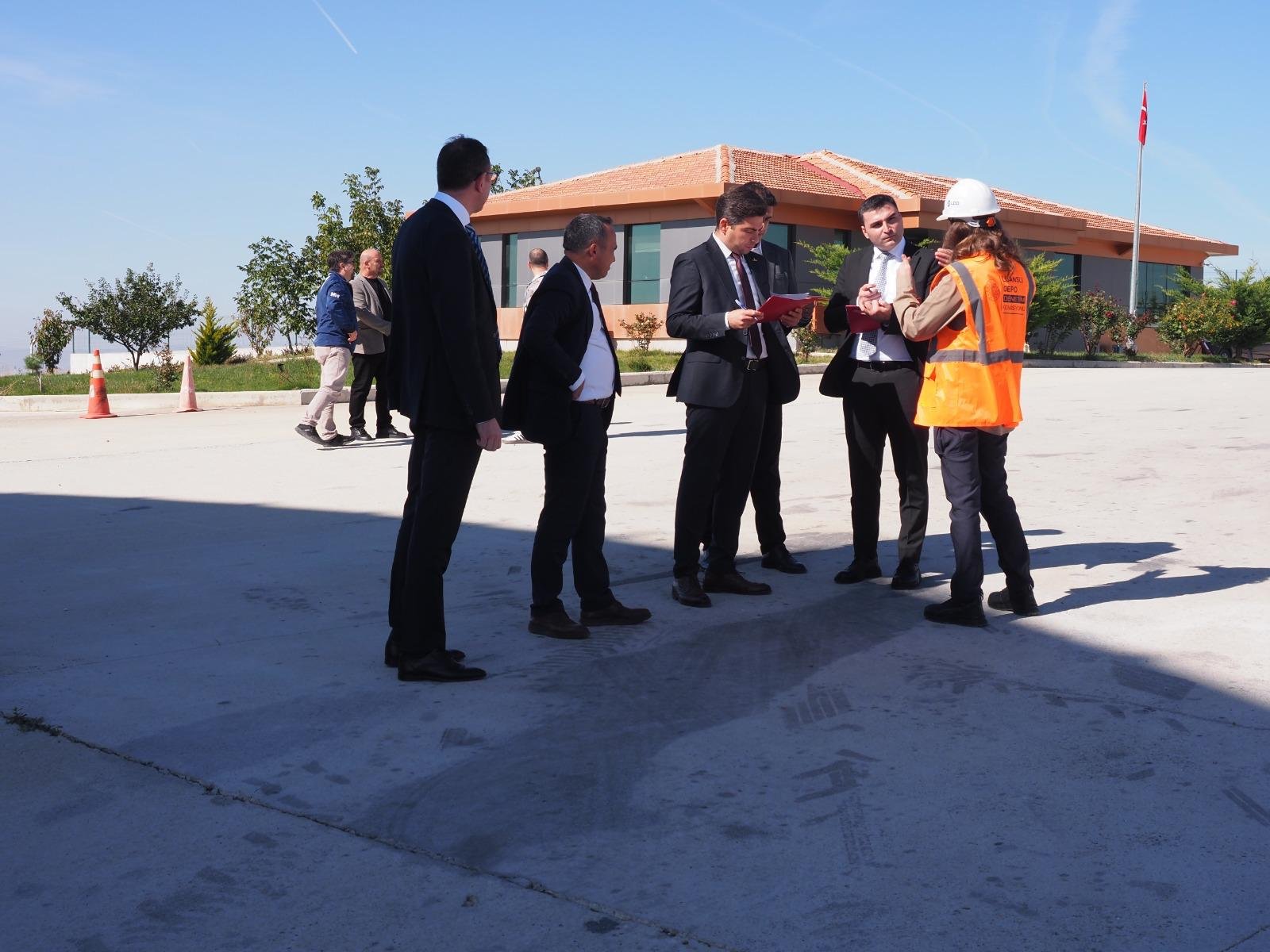 Lisanslı Depo Denetim Komisyonu yetkilileri sınav sırasında