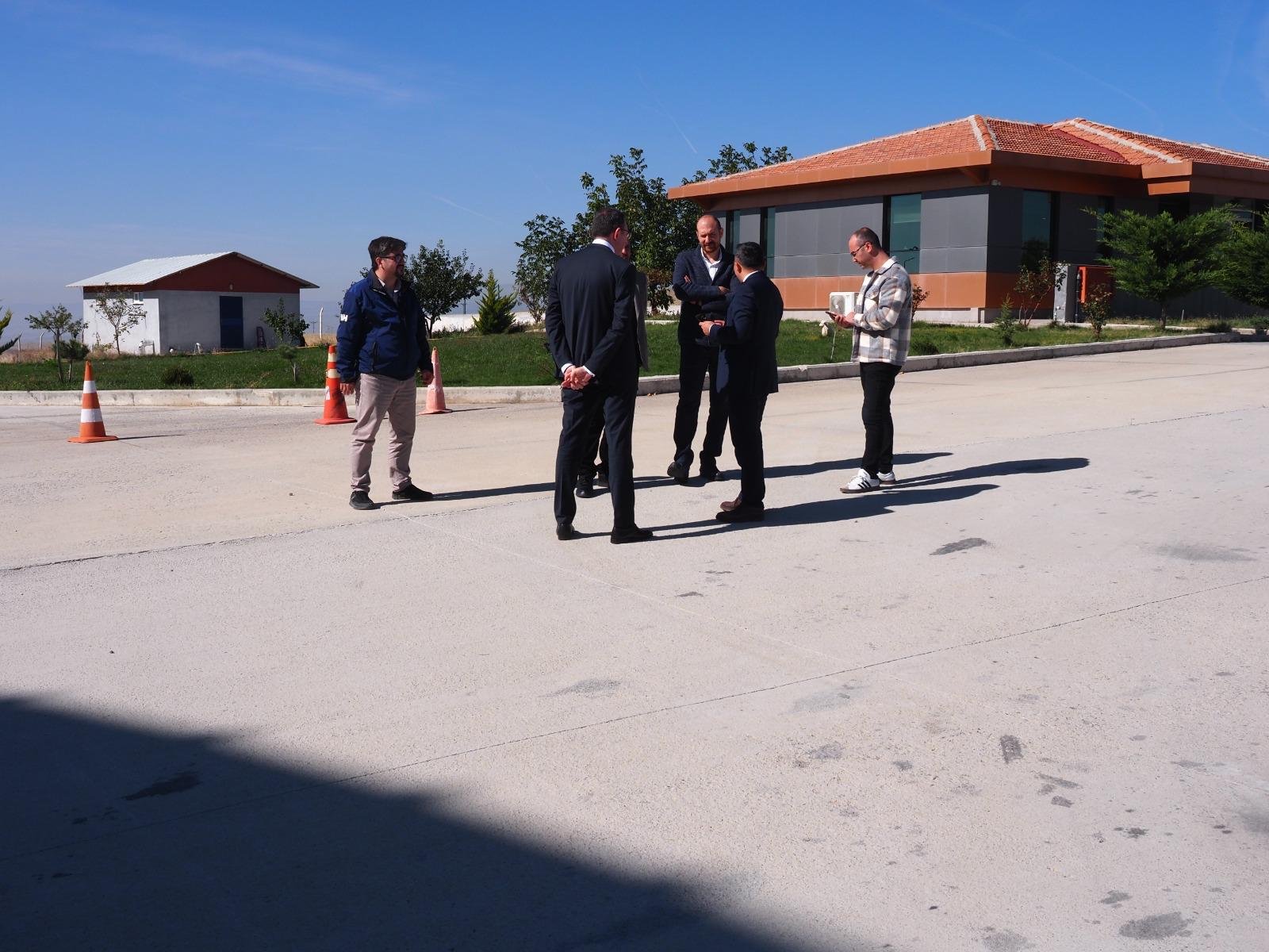 Sınav sürecinden bir kare, Keskin Şubesi idari binası önü